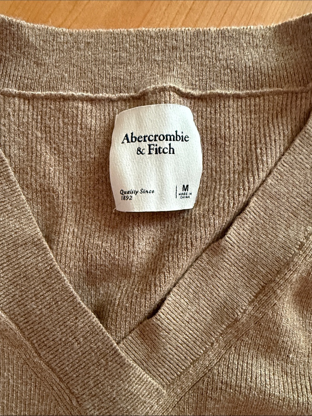 Abercrombie & Fitch Taupe Knit V-Neck Sweater and Shorts Set - Picture 4 of 5
